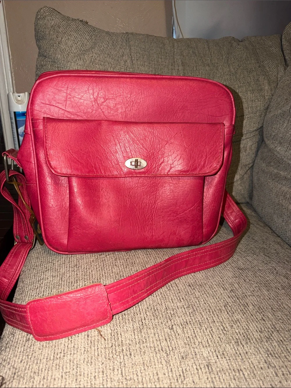 Vintage Leather Samsonite Royal Traveller Medalist in decent condition